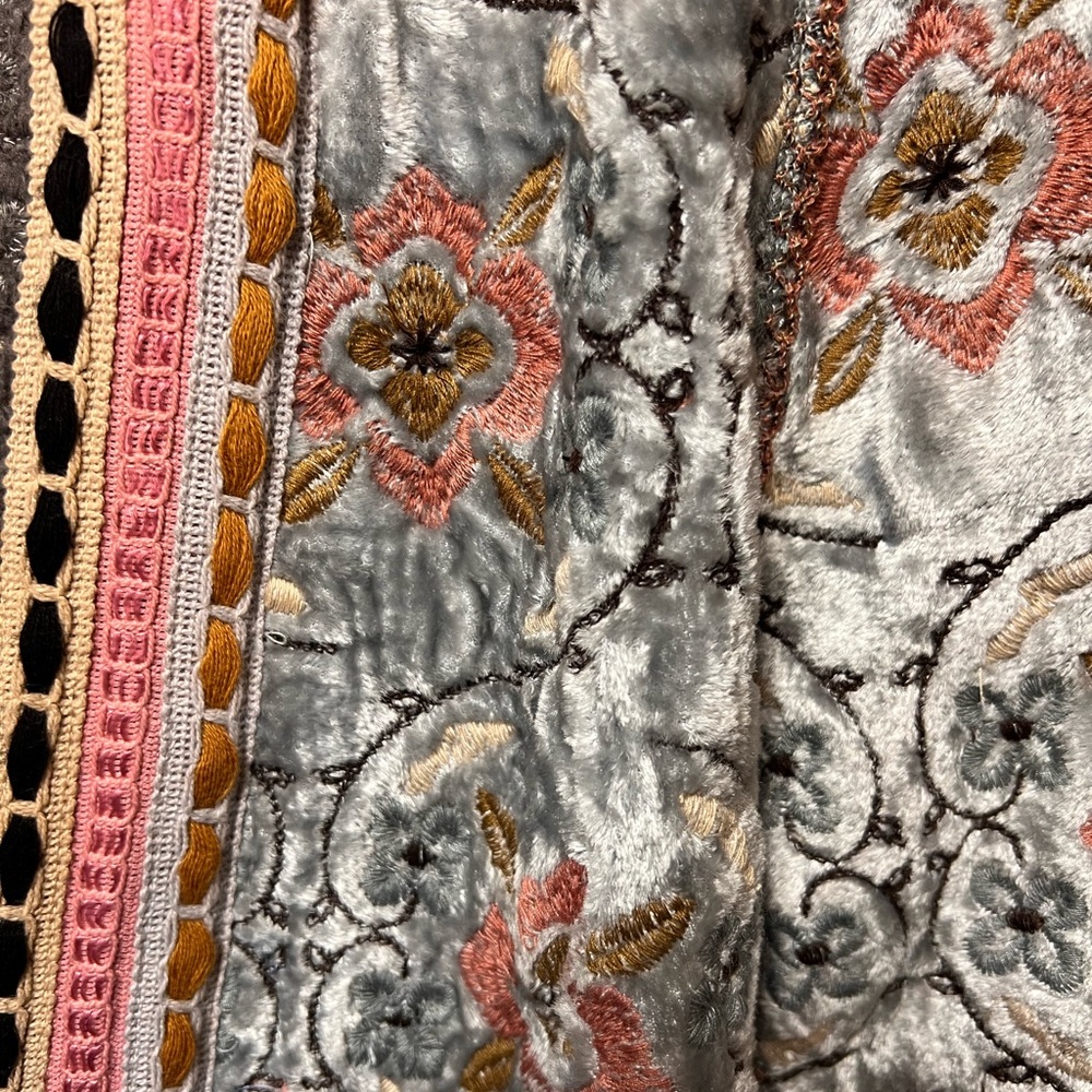 Bl^nk London Anthropologie Embroidered Velvet Cropped Blazer Jacket - Picture 4 of 4